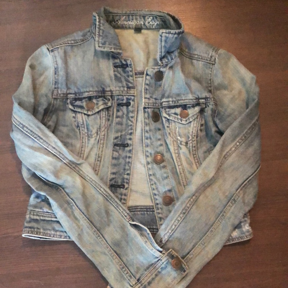American Eagle cropped jean jacket